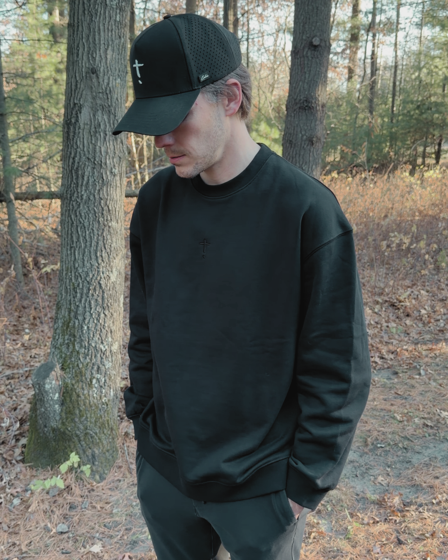 Exclaim Jesus Crewneck | Black/Black | Relaxed | Drop Shoulder